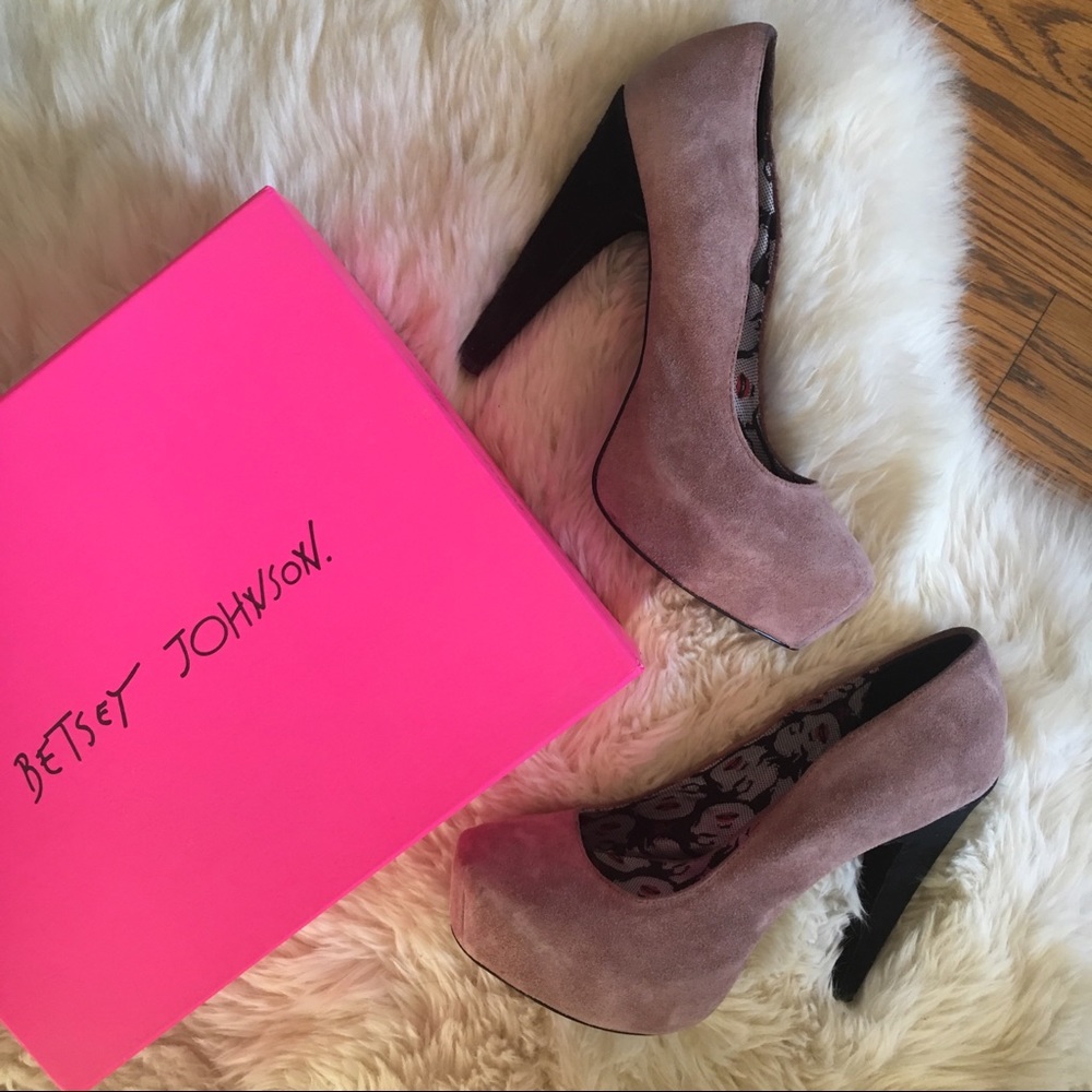 Betsey Johnson platform 11